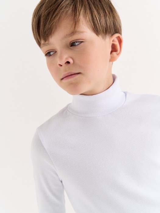 Товар белого цвета с внутренней стороны