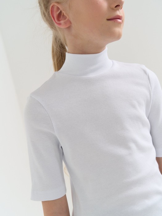 Товар белого цвета с внутренней стороны