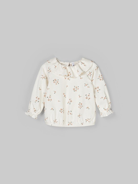 блузка с рюшей "цветочное поле" 0+ от бренда bungly вид слева