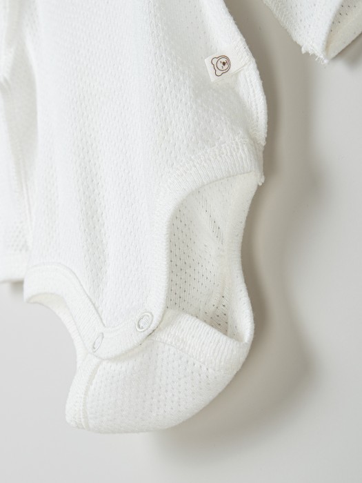 боди с длинным рукавом "молоко" из ажурного хлопка 0+ по цене 1099 руб вид справа