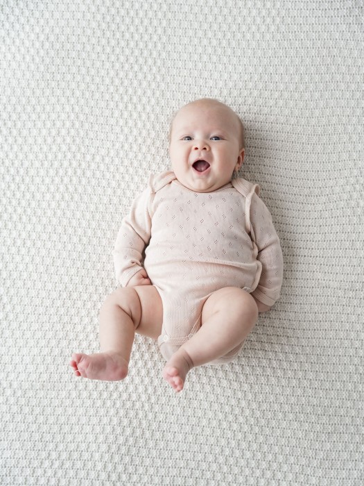 боди с длинным рукавом "нюд" из ажурного хлопка 0+ из россии вид сбоку