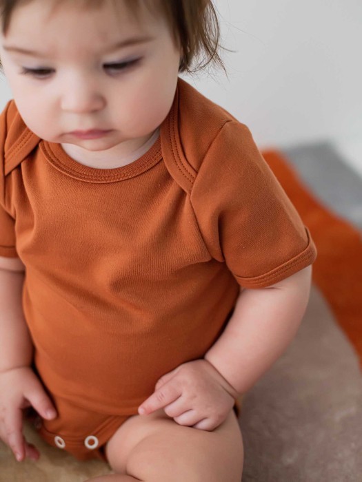 боди с коротким рукавом "корица" 0+ из россии вид сбоку