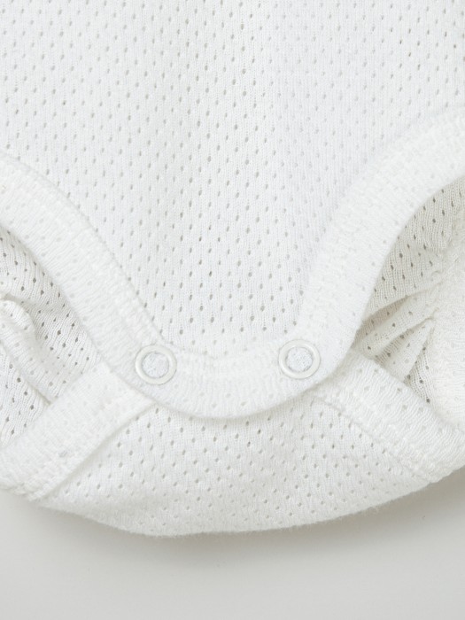 боди с крылышками "молоко" из ажурного хлопка 0+ по цене 1299 руб вид справа