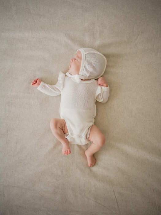 Товар молочного цвета с внутренней стороны