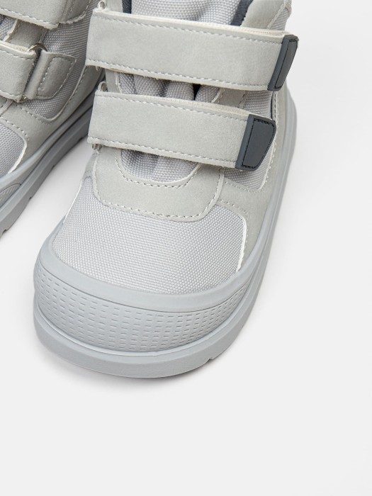 Товар пепельного цвета с внутренней стороны