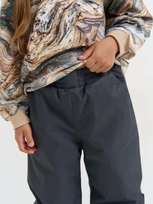 Товар антрацита цвета с внутренней стороны