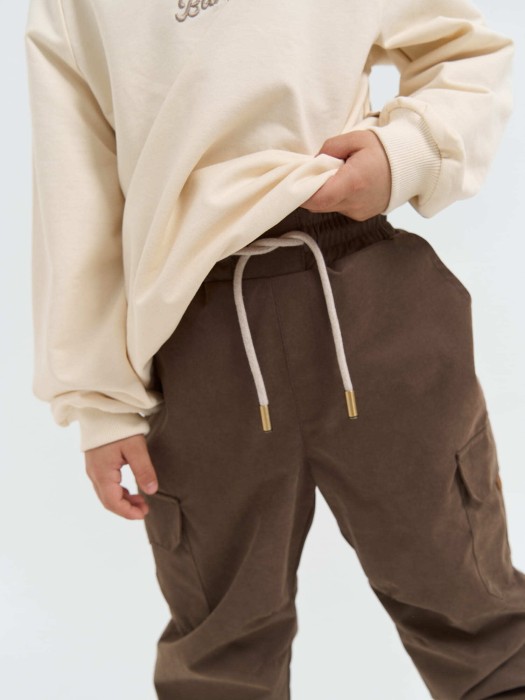 Товар кофейного цвета с внутренней стороны