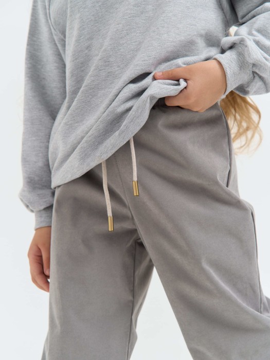 Товар пепельного цвета с внутренней стороны