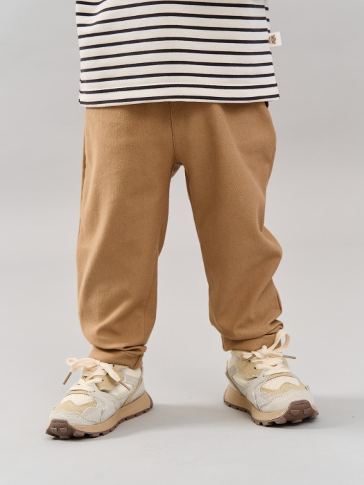 брюки из джинскота "миндаль" 0+ из россии вид сбоку