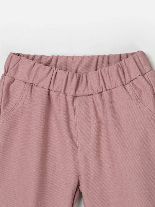 брюки из джинскота "пепельная роза" с отворотами 0+ по цене 1104 руб вид справа