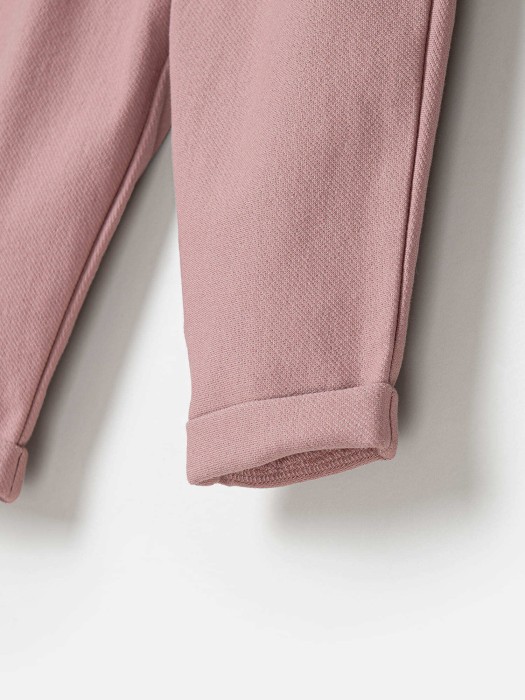 брюки из джинскота "пепельная роза" с отворотами 0+ из россии вид сбоку