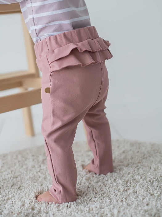 брюки из джинскота с рюшей "розовые" 0+ по цене 934 руб вид справа