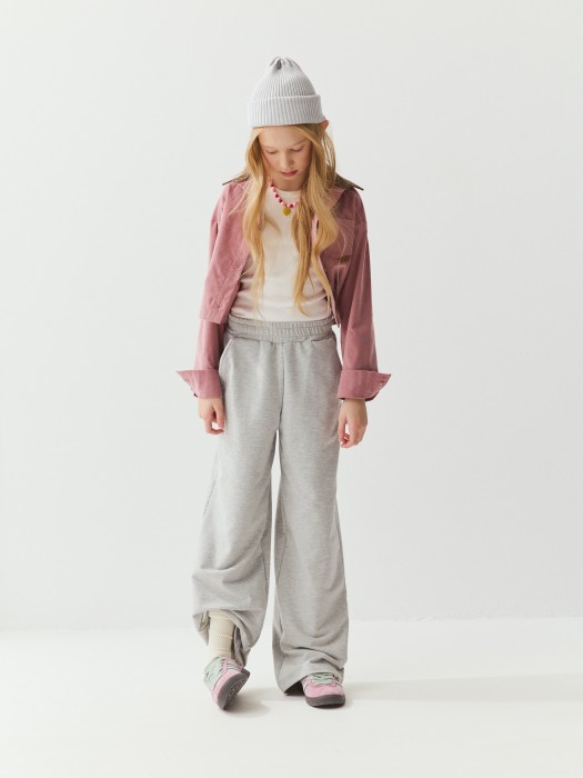 Товар серого цвета с внутренней стороны