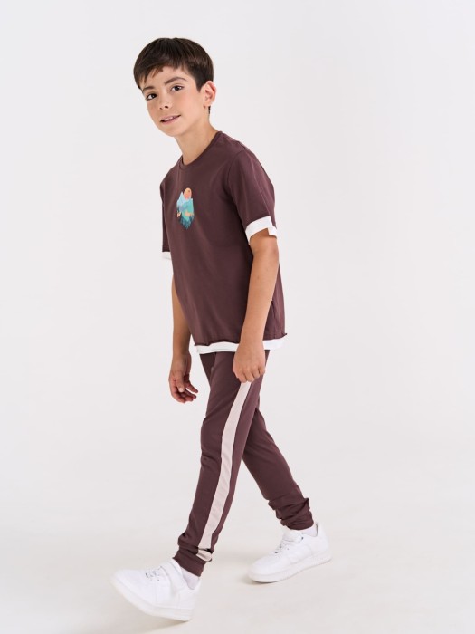 брюки с лампасами "шоколад" из проверенных материалов спереди