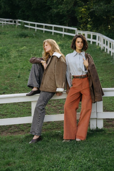 Товар терракотового цвета с внутренней стороны