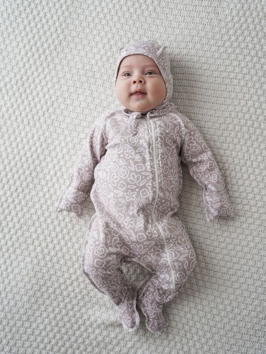 чепчик "цветочный вальс" 0+ из россии вид сбоку