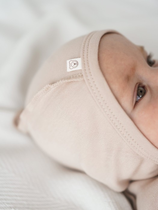 чепчик "крем-брюле" 0+ из россии вид сбоку