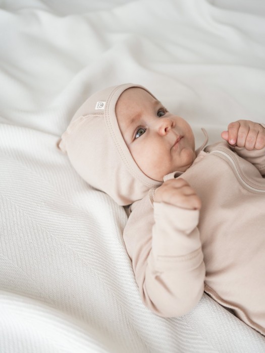 Товар крем-брюле цвета с внутренней стороны