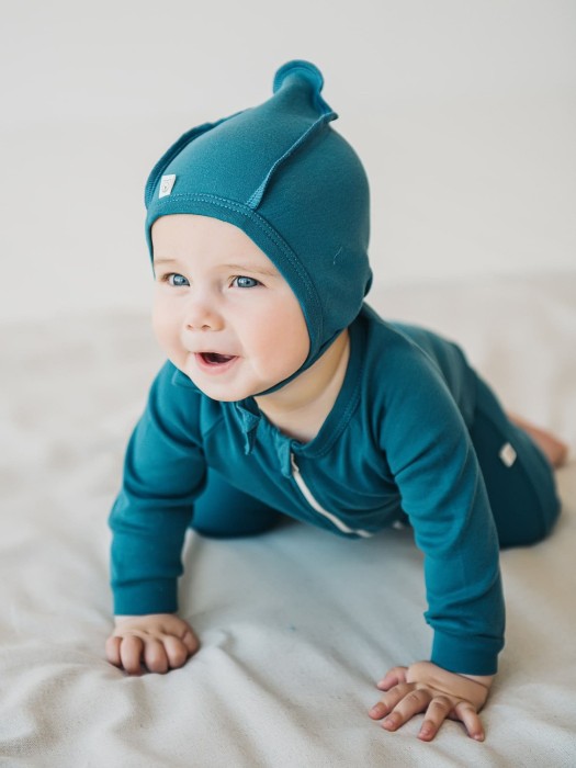 чепчик "море" 0+ от бренда bungly вид слева