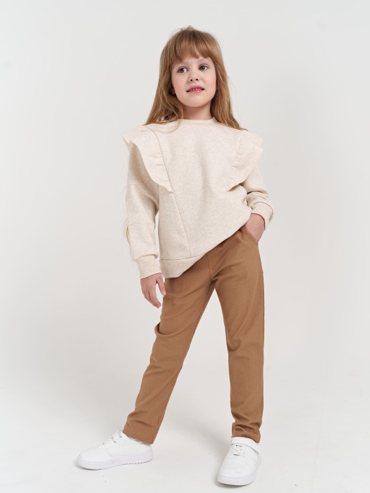 чиносы из джинскота "миндаль" от бренда bungly вид слева