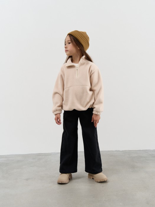 Товар угольного цвета с внутренней стороны