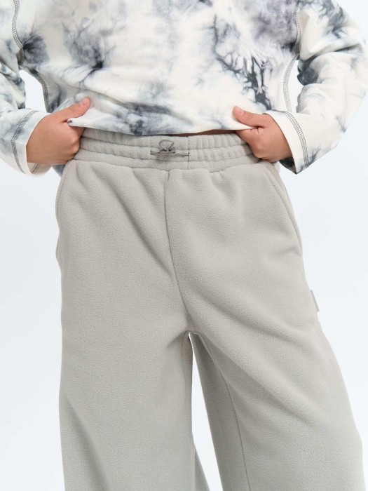 Товар пепельного цвета с внутренней стороны