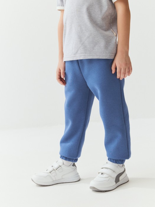 джоггеры "деним" утепленные по цене 2199 руб вид справа