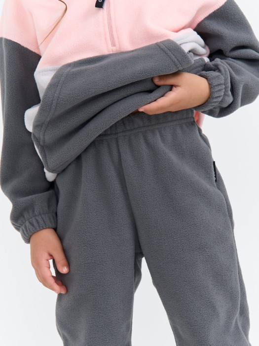 Товар графитового цвета с внутренней стороны