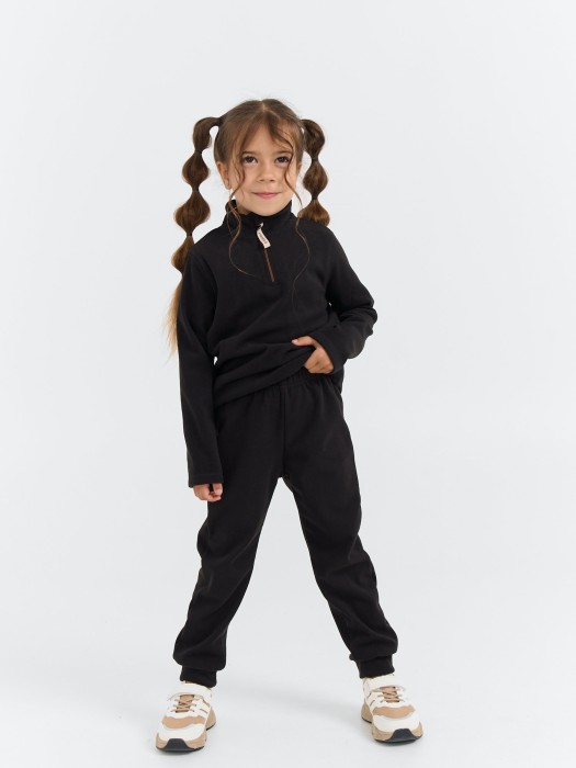 джоггеры флисовые "уголь" от бренда bungly вид слева