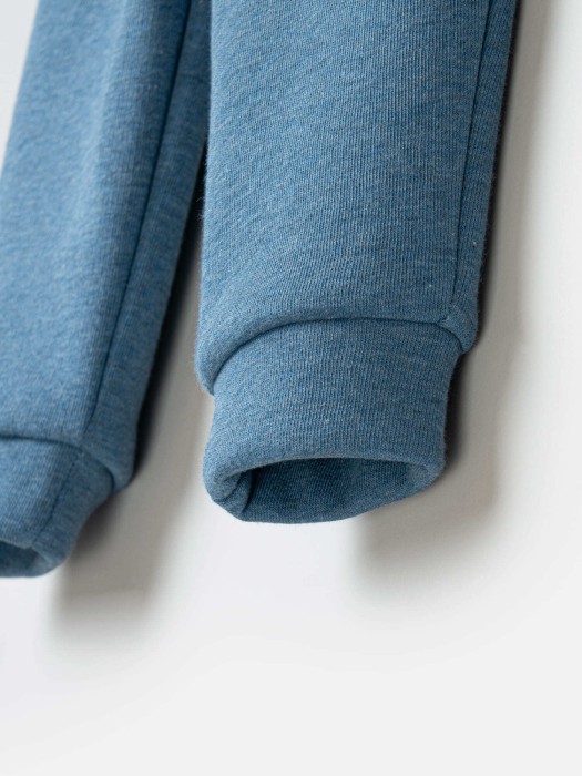 джоггеры "голубика" утепленные 0+ по цене 779 руб вид справа