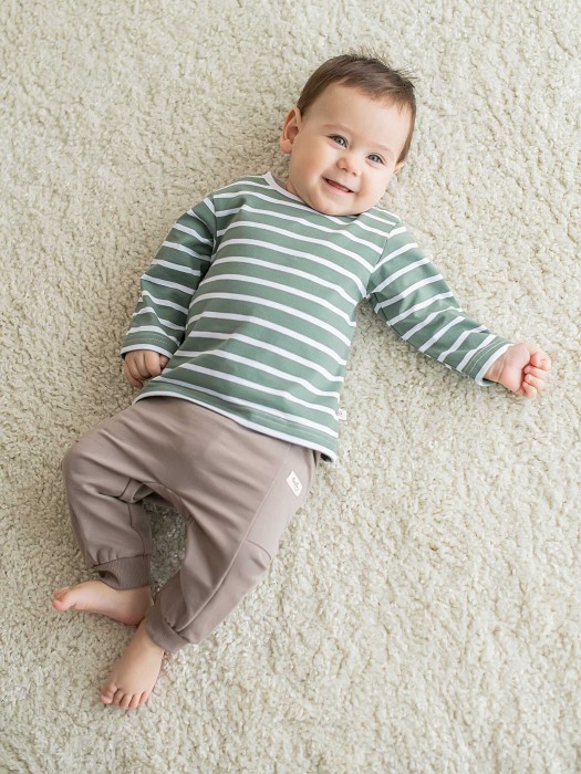 джоггеры карго облегченные "кокос" 0+ от бренда bungly вид слева