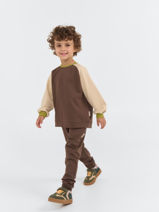 Товар шоколадного цвета с внутренней стороны