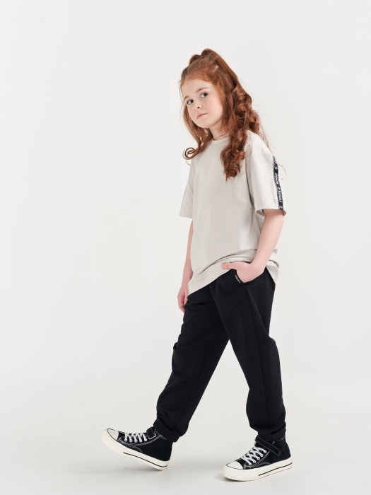 джоггеры облегченные "уголь" с карманами 7+ от бренда bungly вид слева