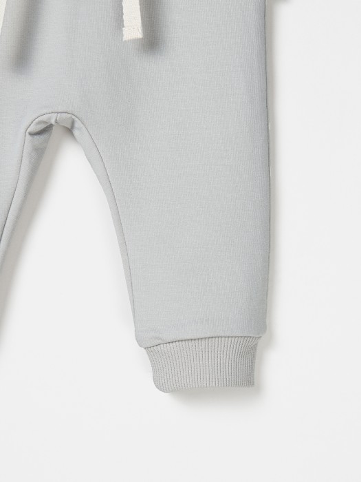 джоггеры облегченные "жемчуг" 0+ по цене 839 руб вид справа