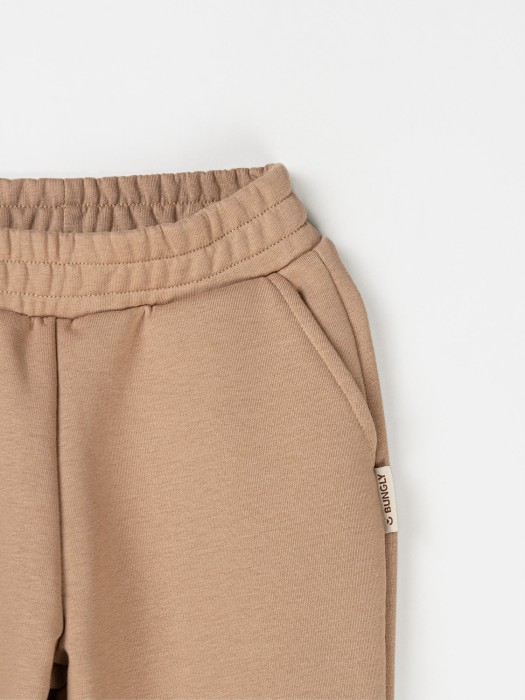 джоггеры "песок" с карманами утепленные без начеса по цене 1399 руб вид справа