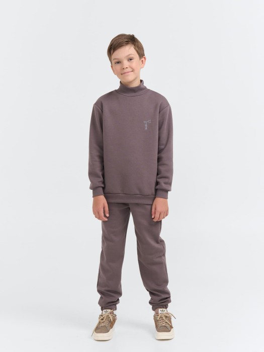 Товар шоколадного цвета с внутренней стороны