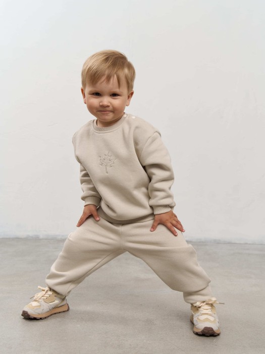 джоггеры "жемчуг" утепленные 0+ от бренда bungly вид слева