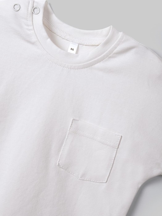 футболка базовая "молоко" с карманом из россии вид сбоку