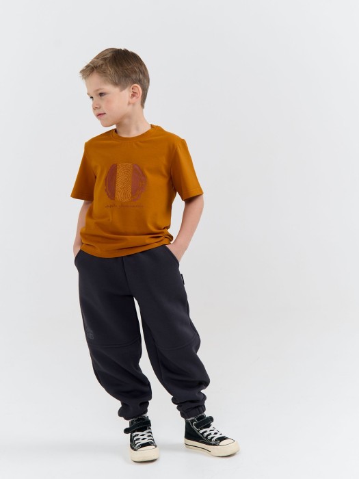 футболка "горчица" с принтом по цене 1299 руб вид справа