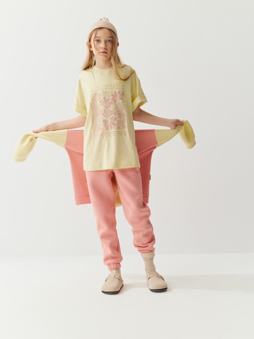 футболка оверсайз "сливочное масло" с принтом 7+ от бренда bungly вид слева