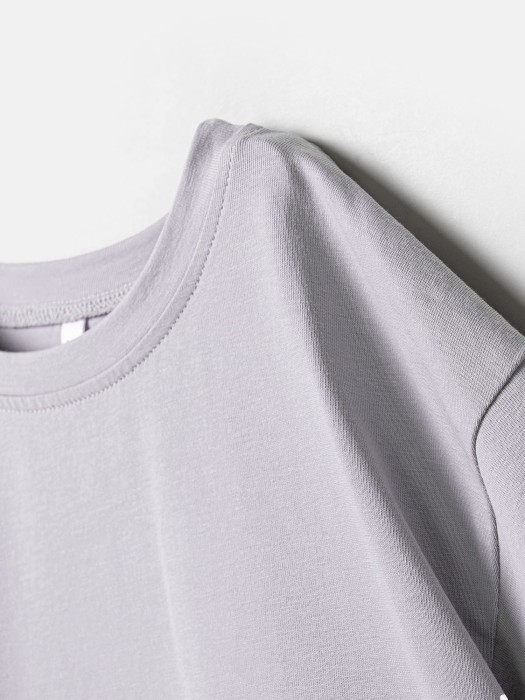 футболка "пепел" 7+ по цене 959 руб вид справа