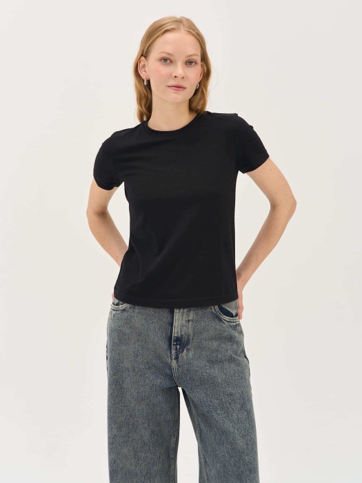 футболка slim fit "уголь" женская фотография