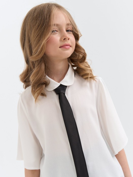 Товар черного цвета с внутренней стороны