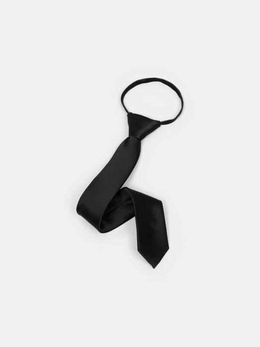 Товар черного цвета с внутренней стороны