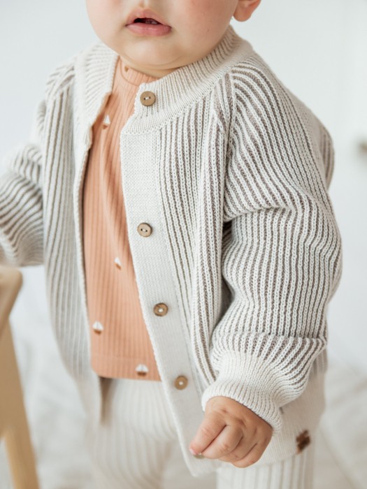 Товар какао цвета с внутренней стороны