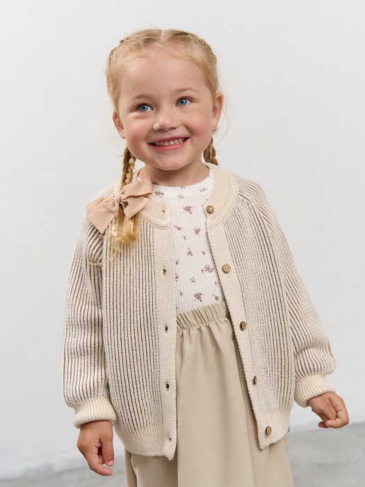 кардиган вязаный "какао" 0+ универсального стиля с лицевой стороны