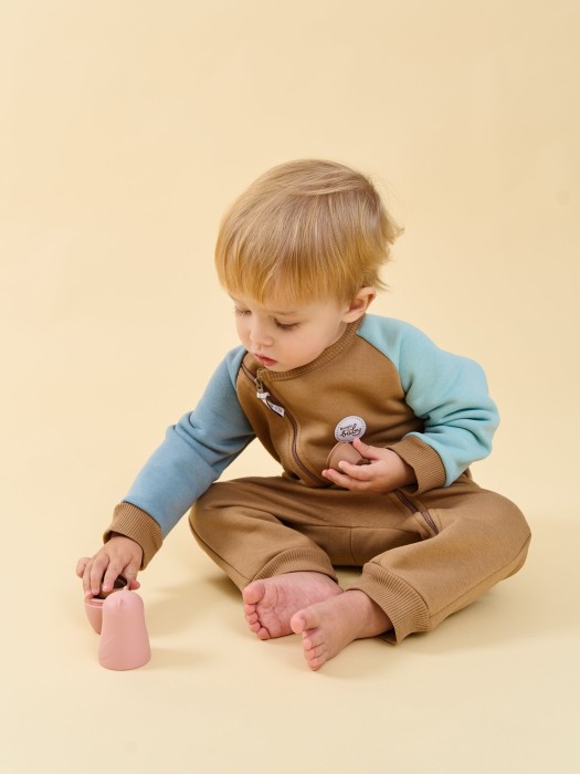 комбинезон-косуха колор блок "песок" утепленный 0+ по цене 2799 руб вид справа