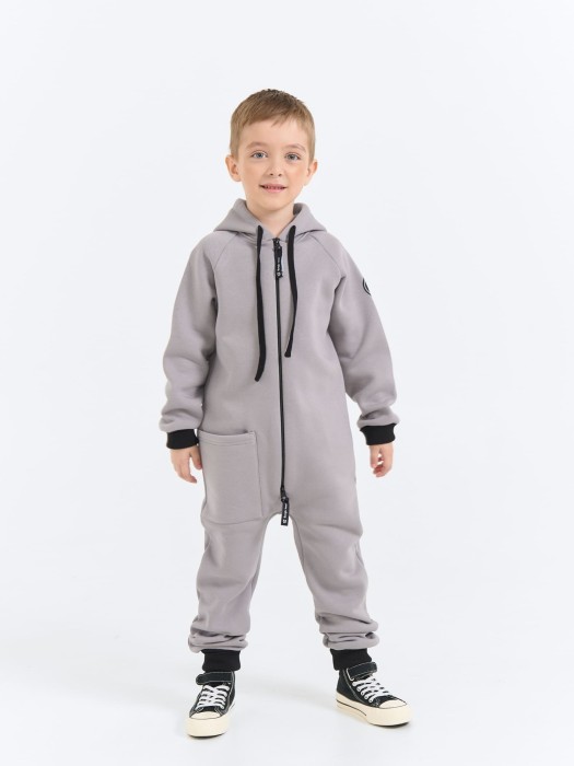 комбинезон с капюшоном и накладным карманом "жемчуг" активного стиля с лицевой стороны