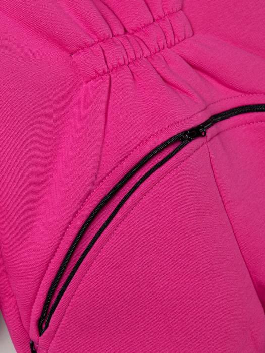 Товар фуксии цвета с внутренней стороны