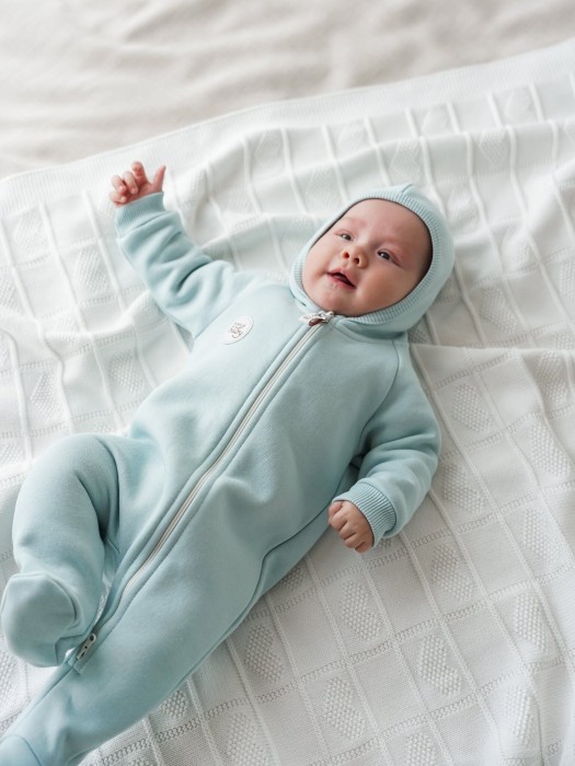 комбинезон с закрытой ножкой "бриз" утепленный 0+ от бренда bungly вид слева